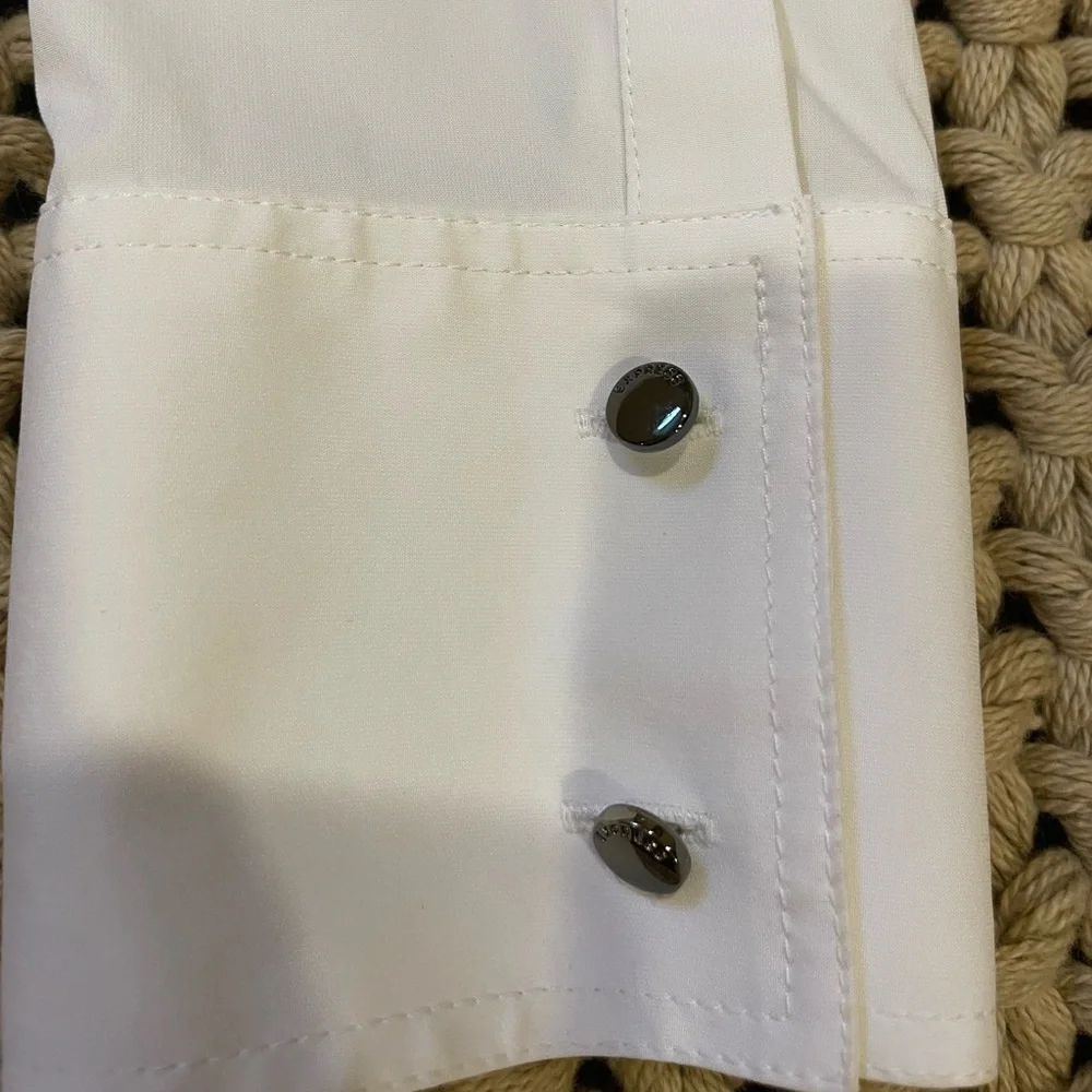 EXPRESS Cream classic blouse w/black button detail M - Picture 6 of 8